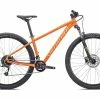 VTT Semi-Rigide Rockhopper Sport 29″ Gloss Blaze / Ice Papaya 2022 -Vélos Soldes 91822 64 ROCKHOPPER SPORT 29 BLZ ICEPPYA HERO